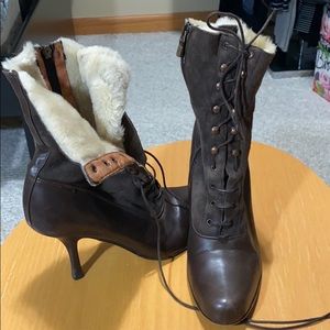 Donald Plinner Lace up brown leather suede…